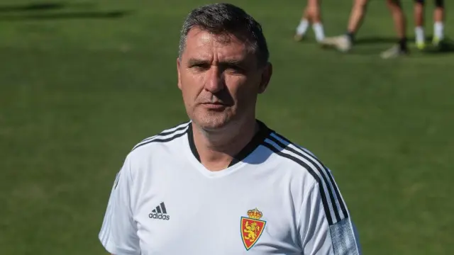 Emilio Larraz, en un entrenamiento con el RZD Aragón en la Ciudad Deportiva.