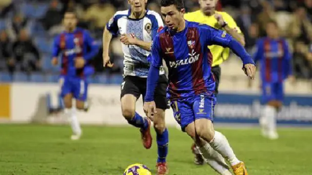 El delantero del Huesca Rubén Castro, durante el partido que enfrentó al Huesca con el Hércules.