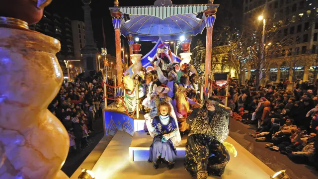 Cabalgata de Reyes por las calles de Zaragoza
