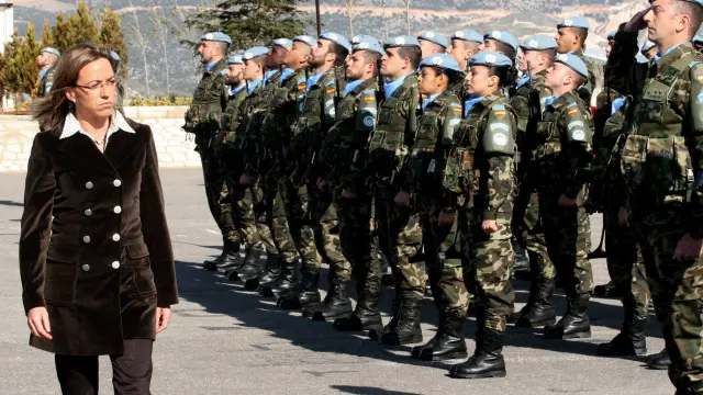 La ministra de Defensa Carme Chacón de visita en el Líbano