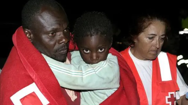 Detenidos 34 inmigrantes subsaharianos que llegaron en una patera a Motril