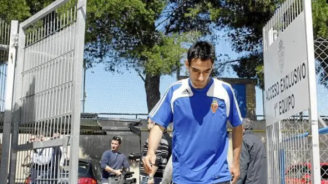 Vicente Pascual abandona la Ciudad Deportiva.
