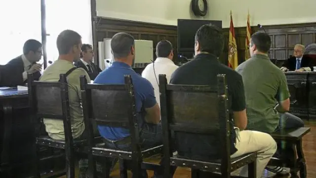 Los cinco acusados, el día en que fueron juzgados en la Audiencia Provincial de Zaragoza.