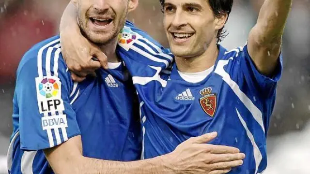 Arizmendi y Jorge López celebran uno de los goles de la temporada pasada.