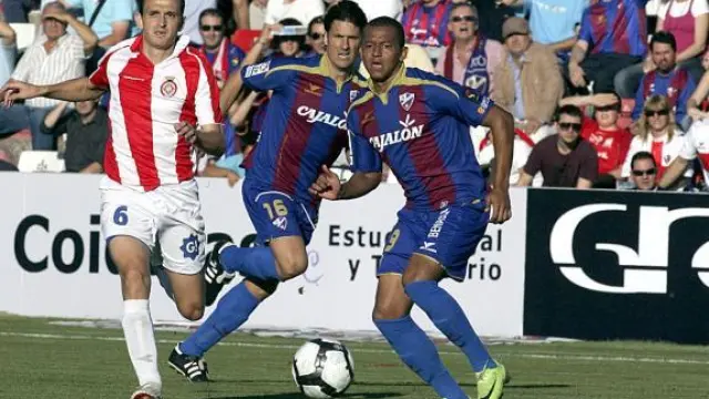 Moisés y Reinaldo, en el partido contra el Girona.