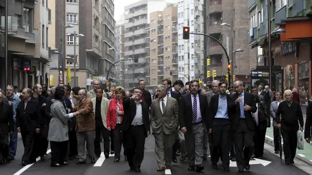 El alcalde de Zaragoza acudió a la inauguración de la avenida, tras las obras de reforma
