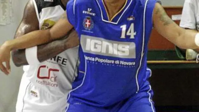 Lloreda, durante su etapa en el Ignis Novara, de la Lega B.