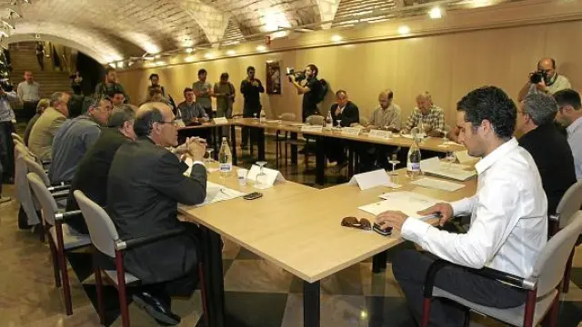 Primera reunión de la Mesa de la Montaña el pasado mes de junio en el Pignatelli.