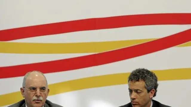 Larraz y el consejero de la Corporación, José Luis Murillo, en una reunión de las empresas públicas.