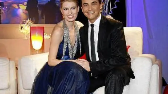 Adriana Abenia y David Civera en la gala de Nochevieja de Aragón TV