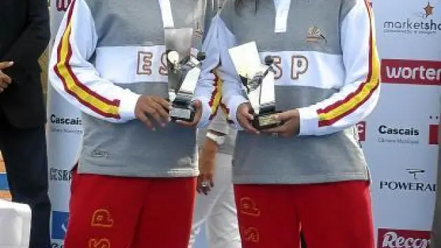 Las hermanas Sánchez Alayeto, tras ganar el Europeo en 2009.