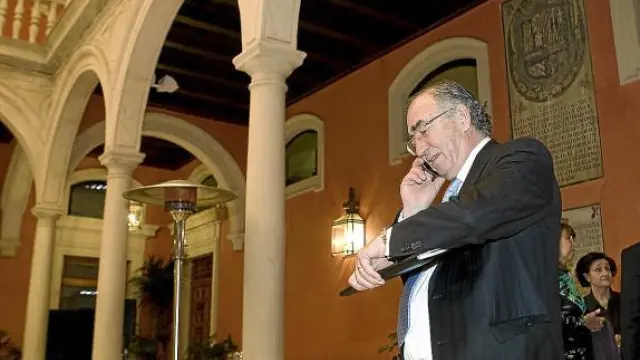 El presidente de Ibercaja, Amado Franco, tras la reunión del miércoles en Sevilla