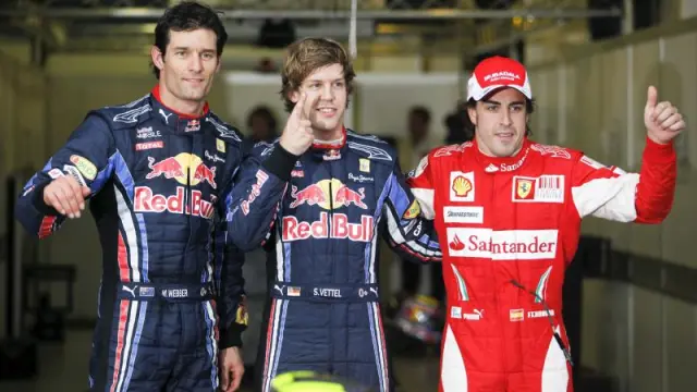 Fernando Alonso tuvo que luchar contra los pilotos de Red Bull, Sebastian Vettel y Mark Webber