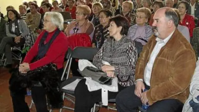 Un gran número de mujeres se sumaron a la convocatoria.