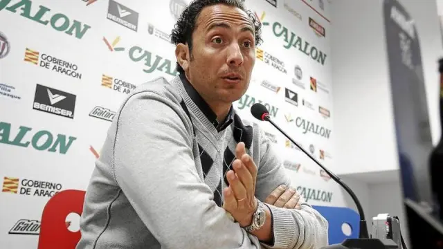 Raúl Ojeda, gerente de la Sociedad Deportiva Huesca, apareció ayer ante los medios de comunicación para hacer un repaso a la actualidad del club azulgrana.