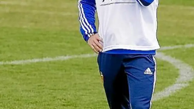 Adrián Colunga, pensativo, en la Ciudad Deportiva.