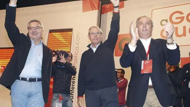 José Blanco, Emilio Pérez Touriño y Manuel Vázquez, secretario de los socialistas gallegos, ayer.
