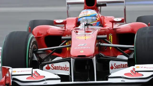 Alonso a bordo de su Ferrari en Montreal