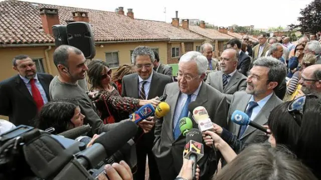 El vicepresidente José Ángel Biel atiende a los medios, ayer, en su visita a Teruel.