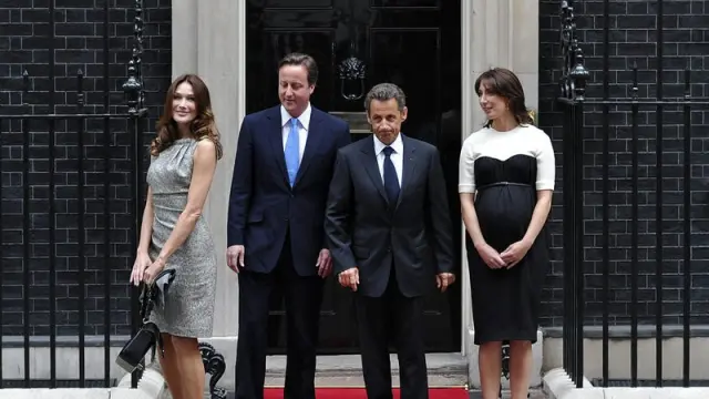 Carla Bruni y Sarkozy visitan a Cameron