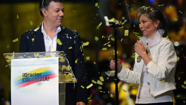 Juan Manuel Santos y su esposa, Maria Clemencia Rodríguez, durante la celebración de la victoria electoral