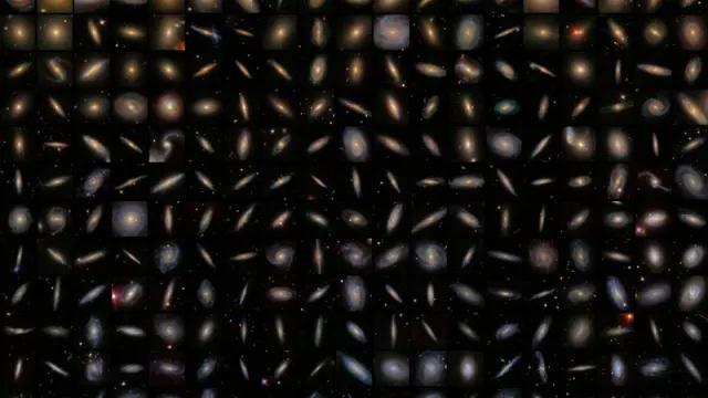 Galaxias que se observarán en el proyecto Califa. Arriba a la izda.,  galaxias elípticas, de colores amarillentos/rojizos (dominadas por estrellas viejas). Abajo a la dcha., galaxias espirales, más azuladas (dominadas por estrellas jóvenes)