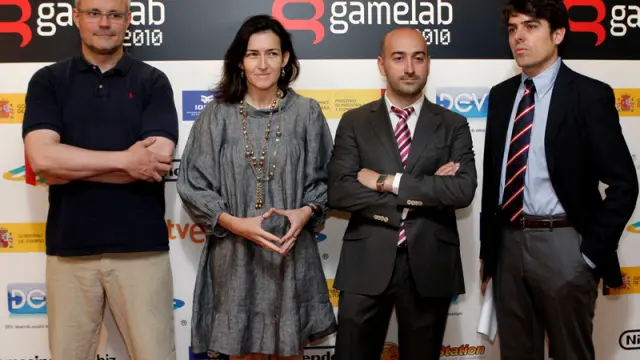 La ministra de Cultura acompañada del presidente y director general de Gamelab