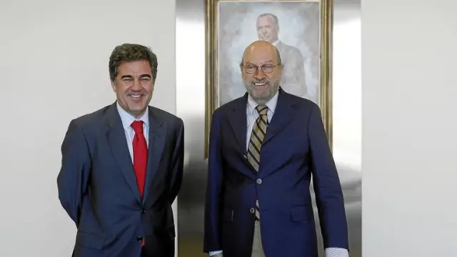 Ramón Alejandro Balet y Eduardo Aragüés, presidente entrante y presidente saliente de Saica, el pasado jueves.
