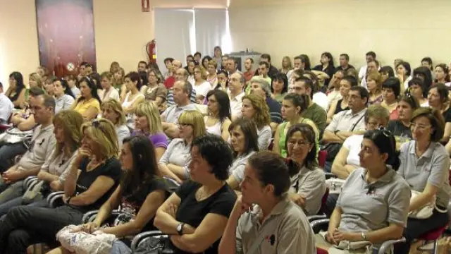 Asamblea de trabajadores de CISA Cerraduras celebrada ayer en Calatayud.