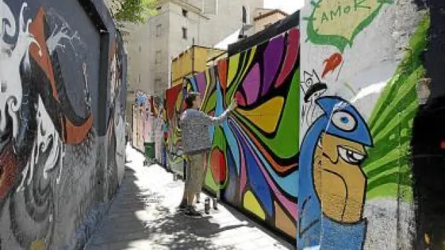 Los nuevos grafitis del Quinto Asalto en la calle de Estébanes.