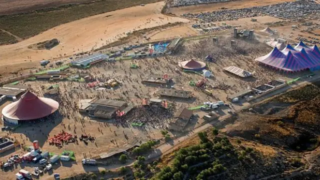 Las carpas y los escenarios del Monegros Desert Festival del año pasado, que congregó a más de 40.000 personas.