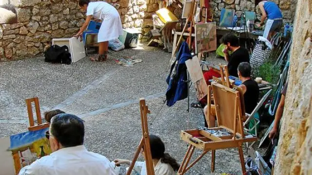 Los pintores se han lanzado a la calle para plasmar bodegones de lo más originales.
