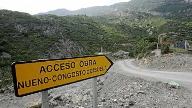 Fomento paraliza la autovía de Huesca a Navarra