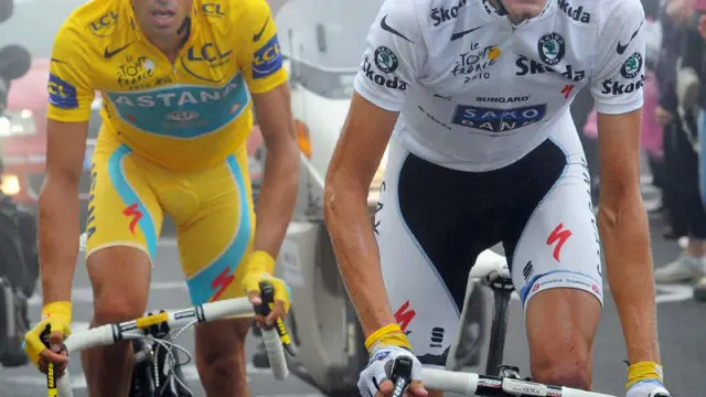 Alberto Contador y Andy Schleck durante la subida al Tourmalet