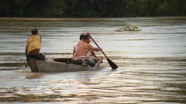 Equipos de búsqueda rastrean el río Tampaón en busca de las desaparecidas.