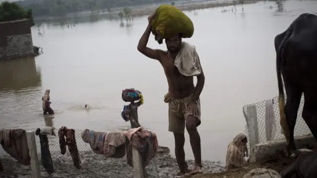 Afectados por las  lluvias monzónicas en Pakistán