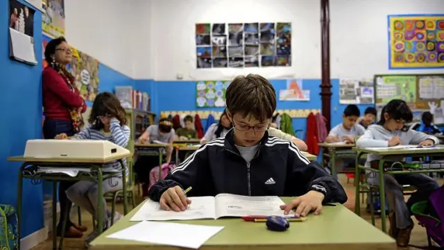 Alumnos del colegio Gascón y Marín de Zaragoza durante una prueba que la DGA hizo para medir el nivel de los niños de primaria.