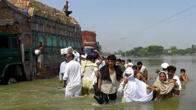 Damnificados por las lluvias en Pakistán