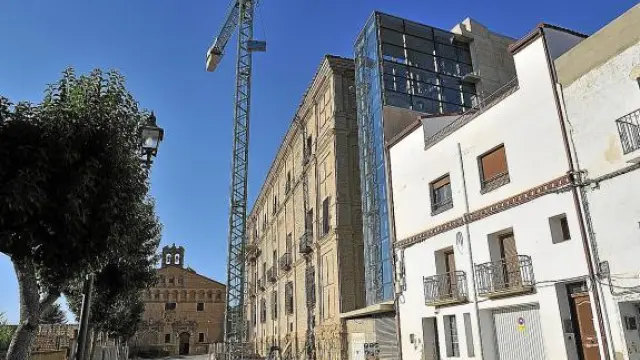 Una de las actuaciones consiste en reformar la fachada del palacio del Conde de Aranda.