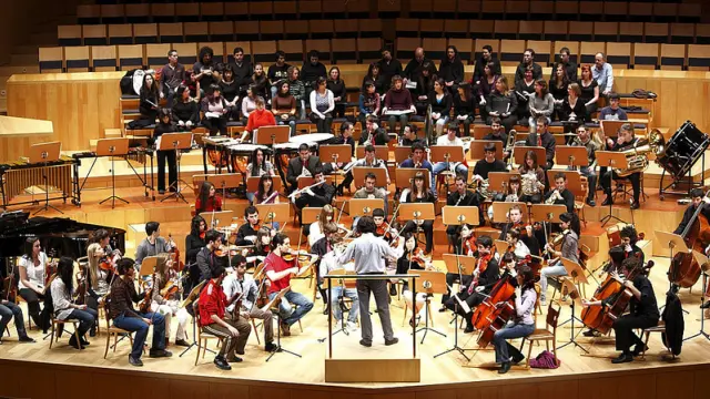 Los jóvenes y cinéfilos músicos, en su concierto de presentación en el Auditorio de Zaragoza.