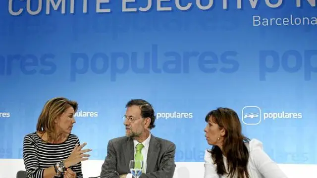 De Cospedal, Rajoy y Camacho, ayer durante la reunión de la ejecutiva nacional del PP.