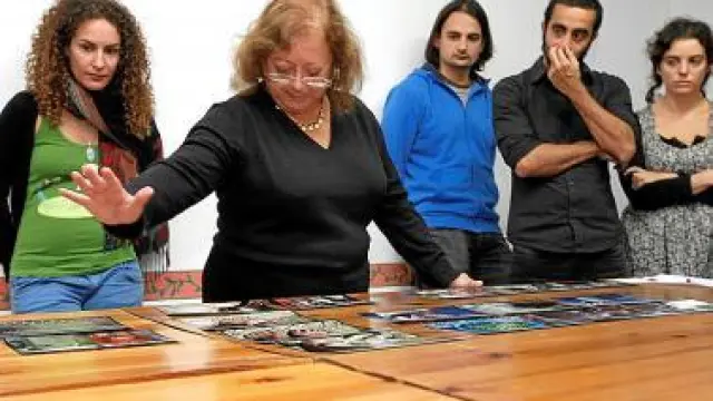 Cristina García Rodero, en uno de los talleres con los alumnos.