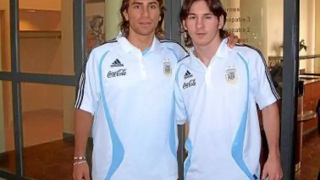 Leo Ponzio y Leo Messi, en Basilea en 2006.