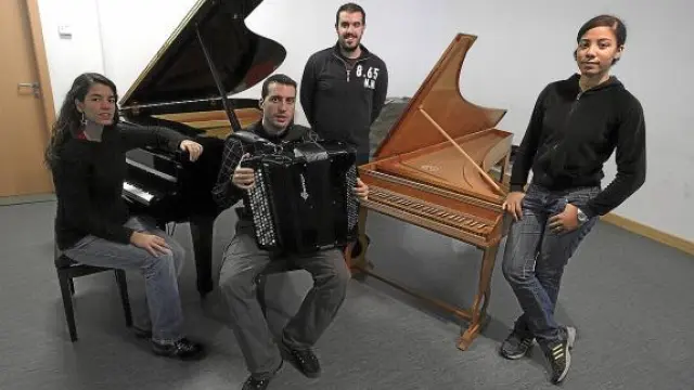 La pianista Mireia Frutos, el acordeonista Daniel Pérez y los clavecinistas Gorka Gómez y Sara Johnson.