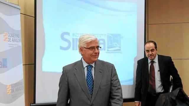 El consejero de Agricultura, Gonzalo Arguilé, y el gerente de Sirasa, José María Sallant.