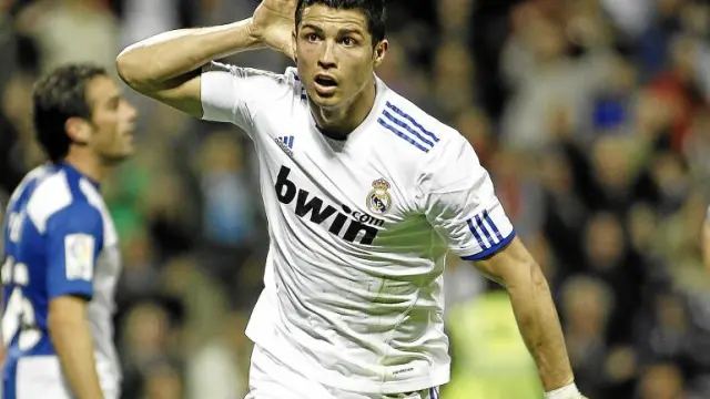 Cristiano Ronaldo continúa con su racha y ayer culminó con dos goles la remontada de su equipo en el estadio Rico Pérez.
