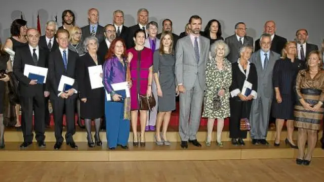 Los galardonados posaron junto a los Príncipes de Asturias y la ministra de Cultura, tras la ceremonia.