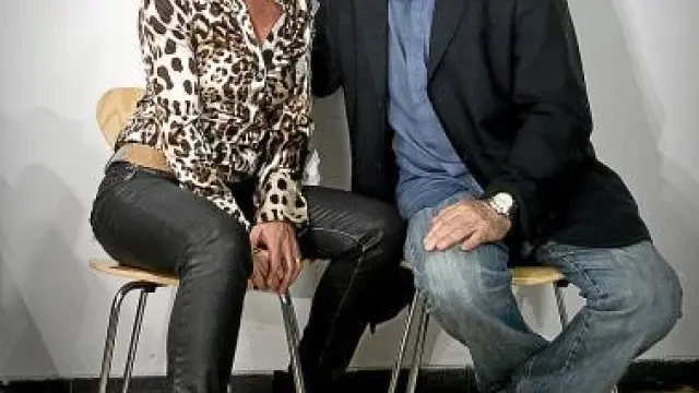 Los actores Silvia Espigado y Santiago Ramos.
