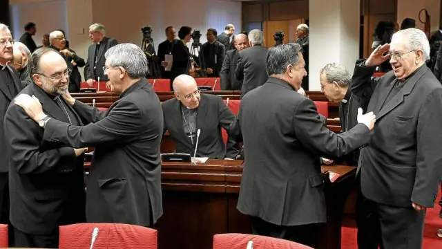 Desde la izquierda, los arzobispos de Oviedo, Jesús Sanz; Toledo, Braulio Rodríguez; castrense, Juan del Río, y de Alicante, Victorio Oliver.