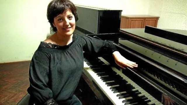 Sara Cayero, inseparable de su piano. En Zaragoza o en Venecia, su último destino.